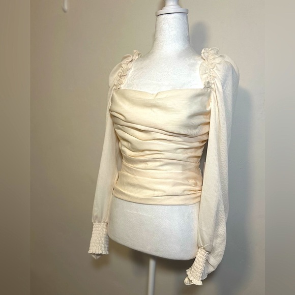 ASTR The Label Rouched Bodice Square Neckline Puff Long Sleeve Top Size M NWT - Picture 8 of 9